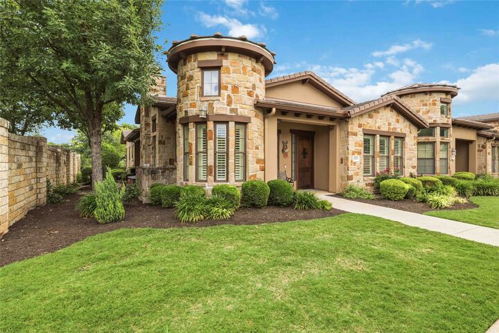 Property Photo: 104 Rivalto Circle 1 TX 78734