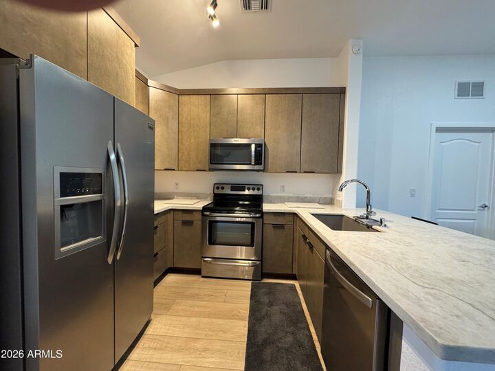 Property Photo:  2401 E Rio Salado Parkway Unit 1031  AZ 85288 