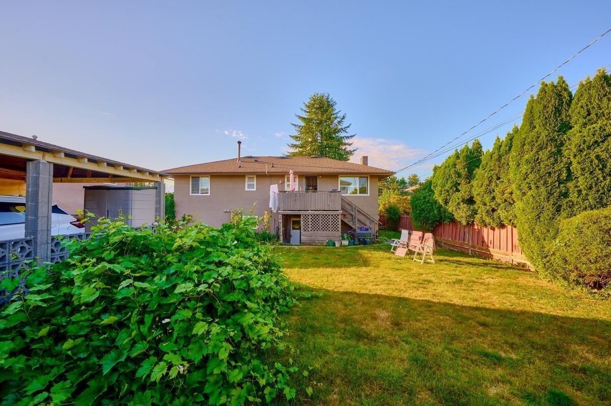 Property Photo:  6568 E Georgia Street Upper  BC V5B 1V8 