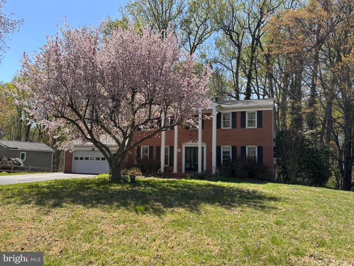 Property Photo:  5076 Lake Circle W  MD 21044 