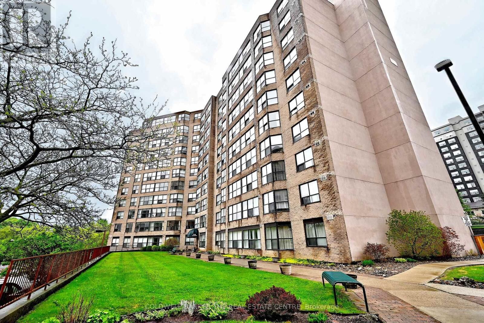 Property Photo: 250 Davis Drive 208 ON L3Y 7T7