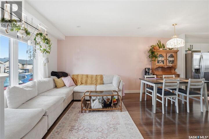 Property Photo:  266 Parkview Cove  SK S0K 3A0 