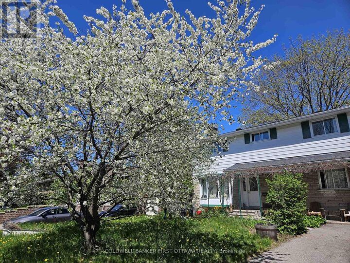Property Photo:  2061 Balharrie Avenue  ON K1G 1G2 