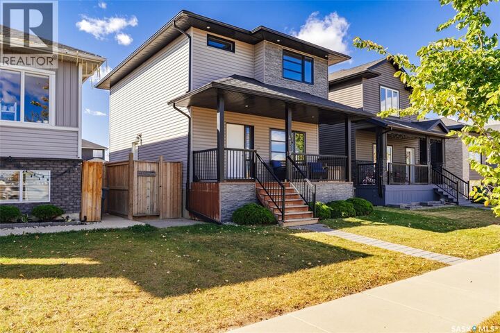 Property Photo:  4119 33rd Street W  SK S7R 0M4 