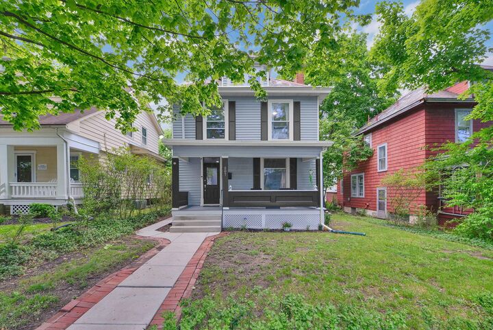 Property Photo: 207 E Oakland Avenue OH 43201
