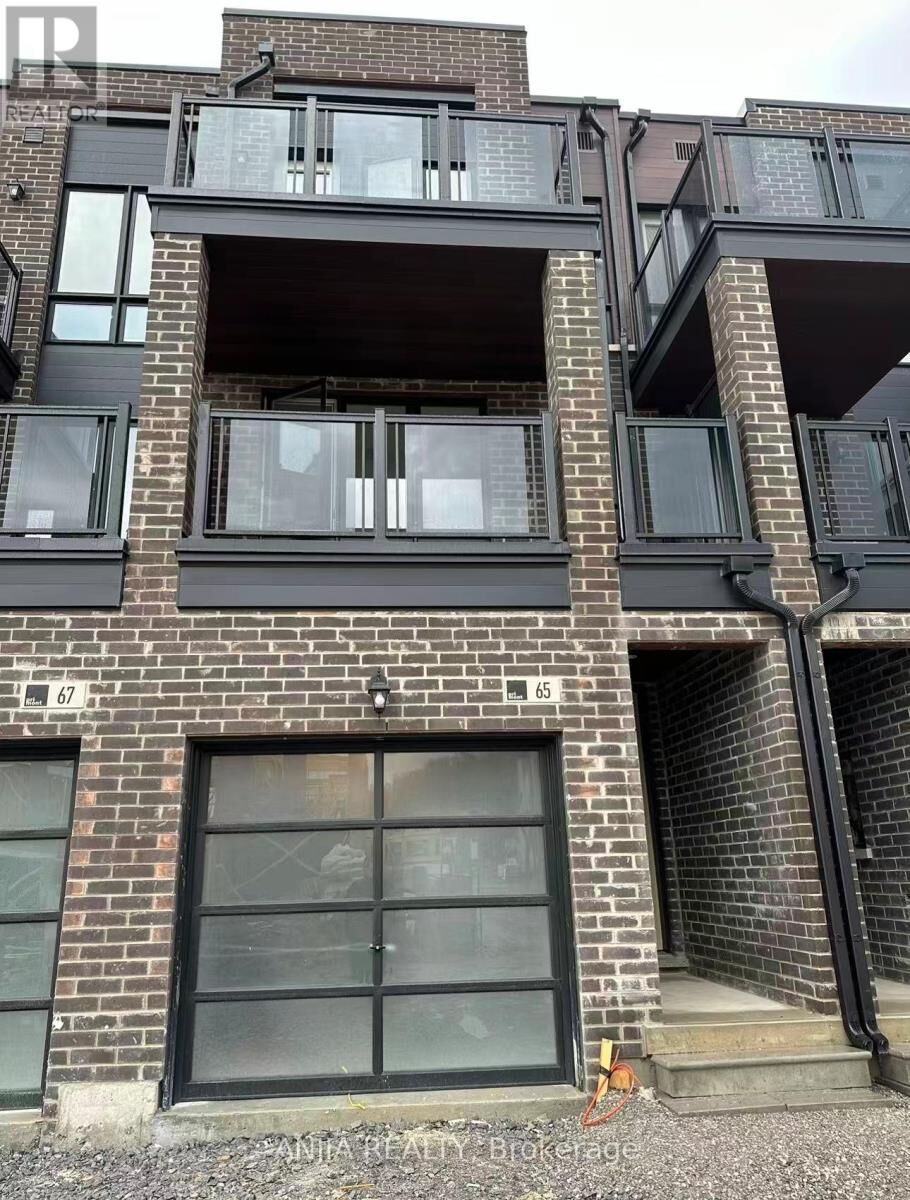 Property Photo:  65 Mikayla Lane  ON L6B 1R1 