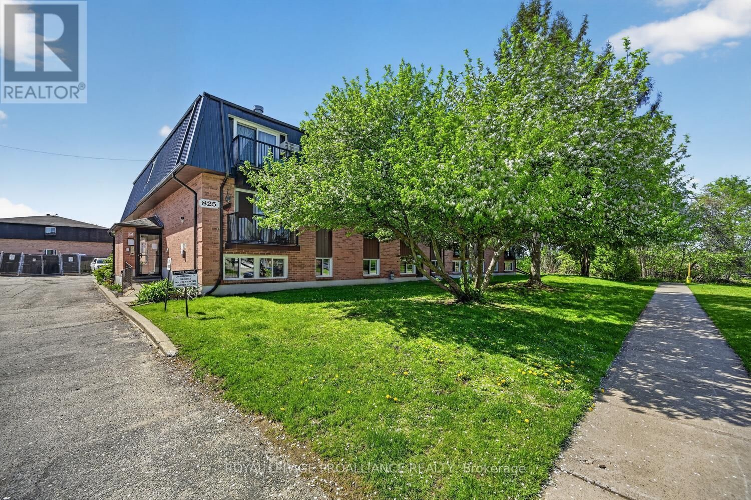 Property Photo: 825 Macodrum Drive 2 ON K6V 6P6