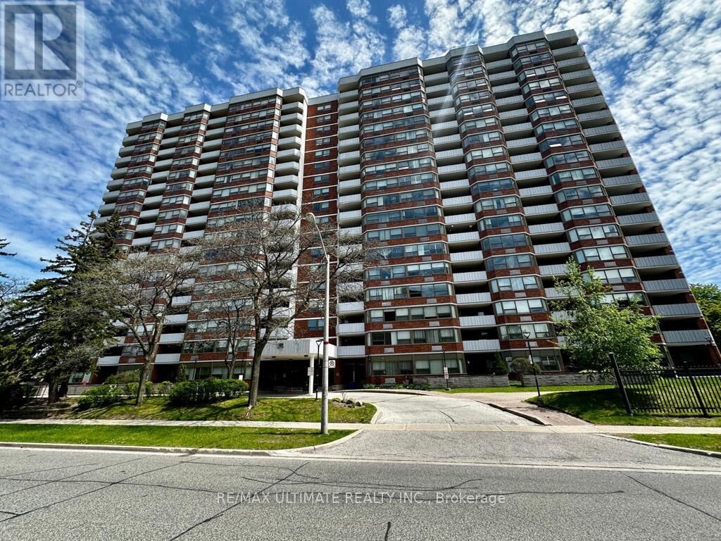 Property Photo:  121 Ling Road 1106  ON M1E 4Y2 