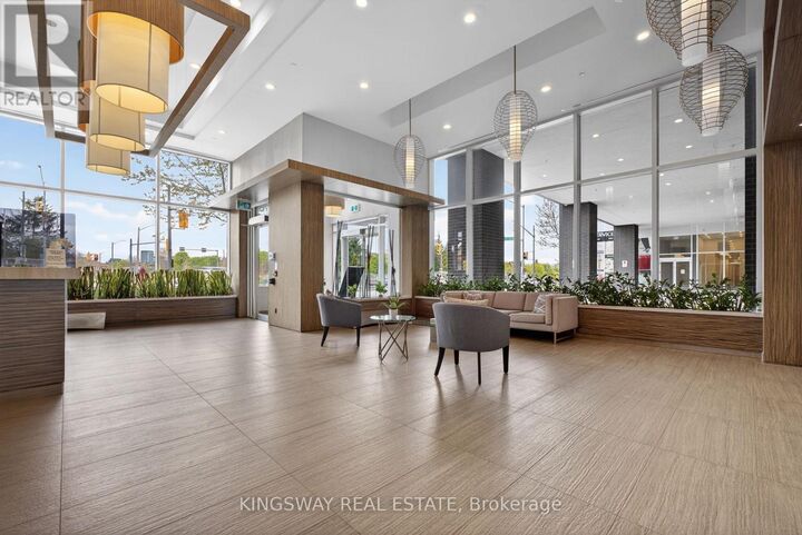 Property Photo: 8763 Bayview Avenue 221 ON L4B 3V1