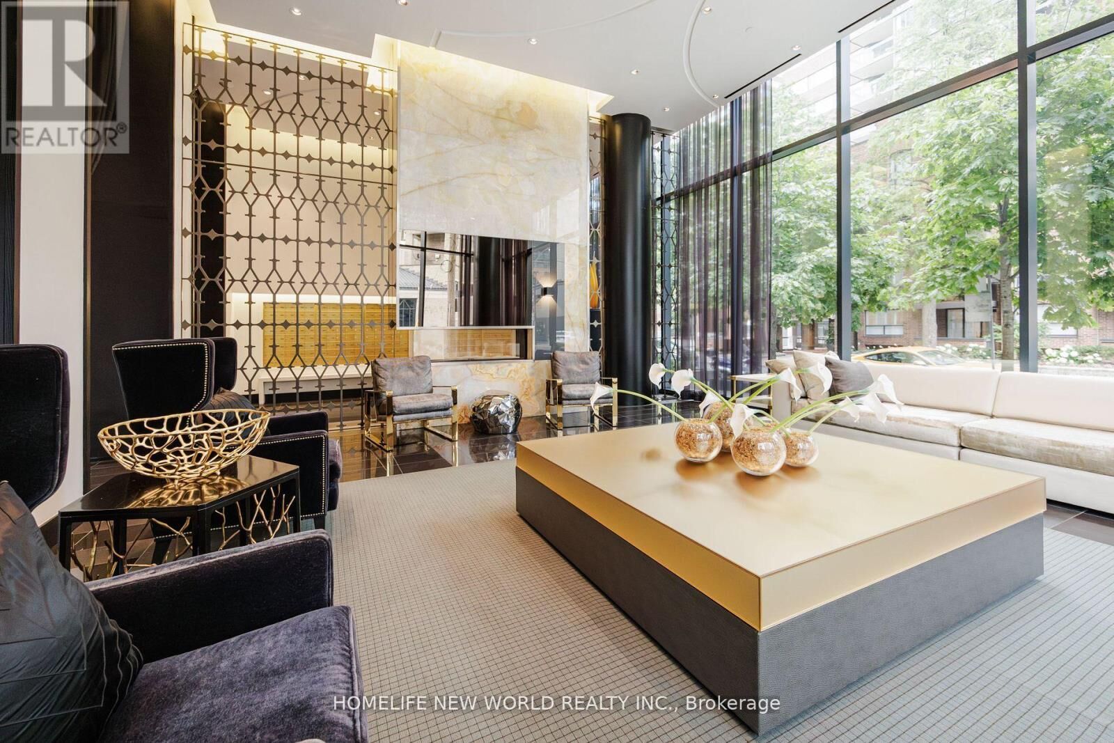 Property Photo:  32 Davenport Road 1907  ON M5R 0B5 