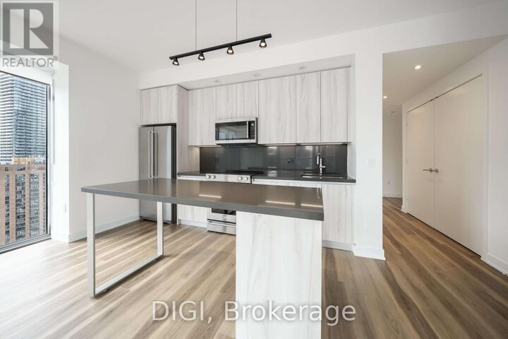 Property Photo:  8 Gloucester Street 2603  ON M4Y 0H8 