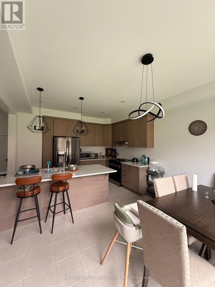 Property Photo:  350 Madelaine Drive South  ON L9J 0Y9 