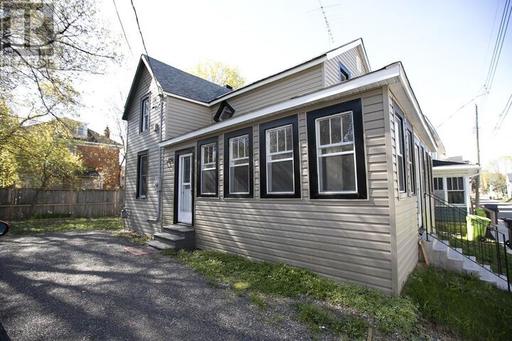Property Photo: 136 Biggings Ave ON P6A 3T9