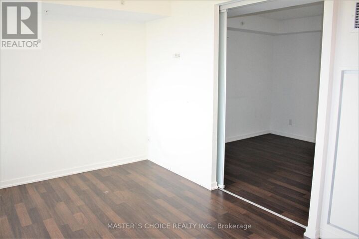 Property Photo: 20 Joe Shuster Way 517 ON M6K 0A3