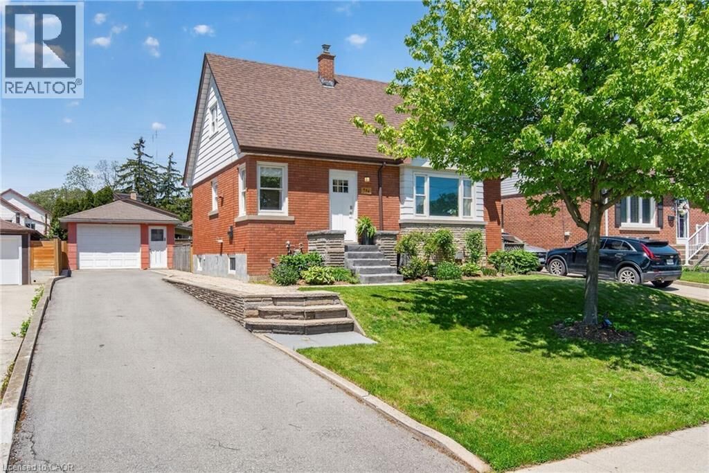 Property Photo: 496 Rosseau Road ON L8K 4T5