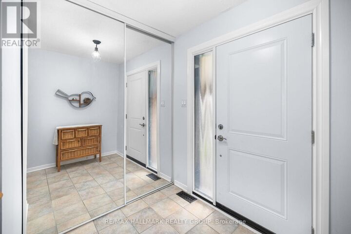 Property Photo:  54 Fireside Crescent  ON K1T 1Z4 