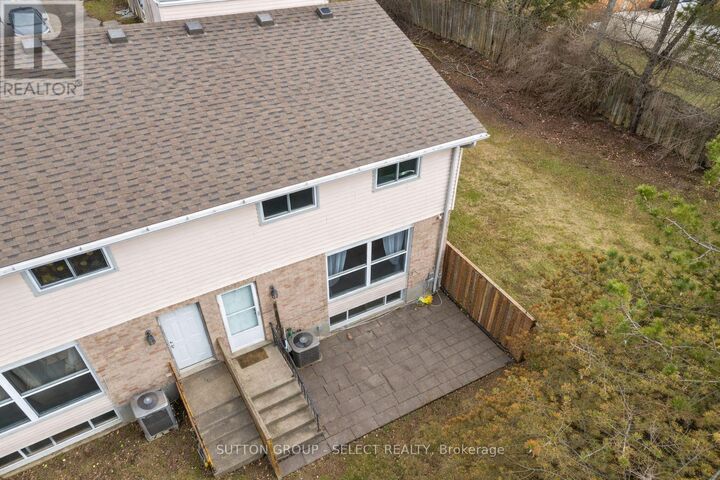 Property Photo: 757 Wharncliffe Road 27 ON N6J 2N7