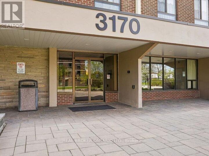 Property Photo:  3170 Kirwin Avenue 1504  ON L5A 3R1 