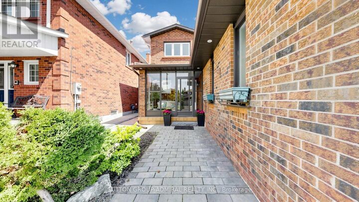 Property Photo:  71 Oliver Lane  ON L6A 1B2 