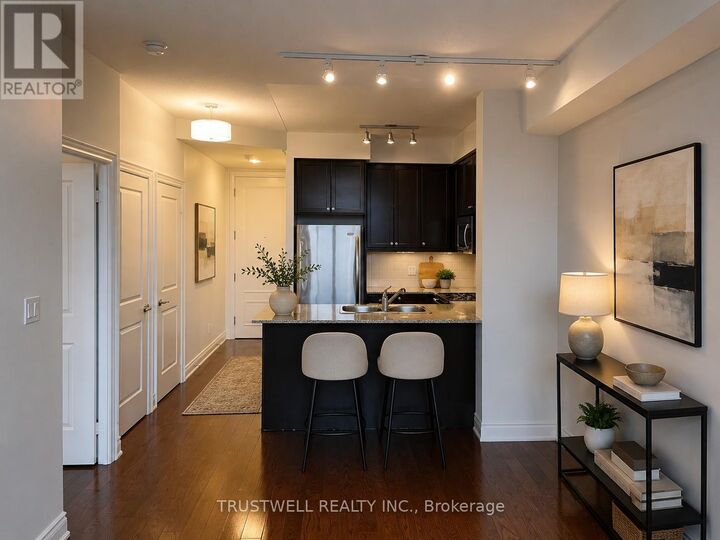 Property Photo:  10 Bloorview Place 517  ON M2J 0B1 