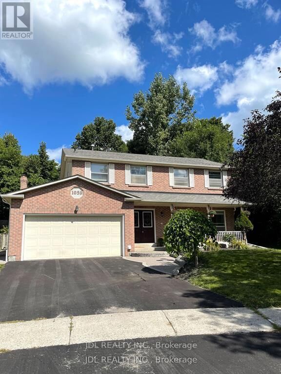 Property Photo:  1059 Easthill Court  ON L3Y 5V4 