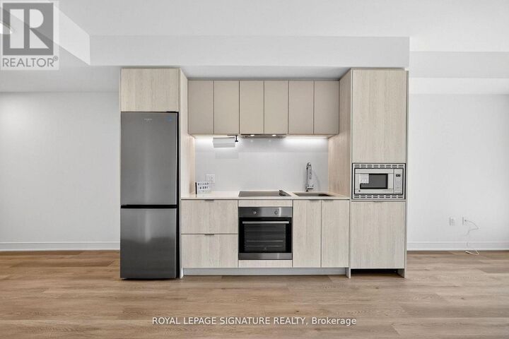 Property Photo:  86 Dundas Street East 326  ON L5A 0B1 