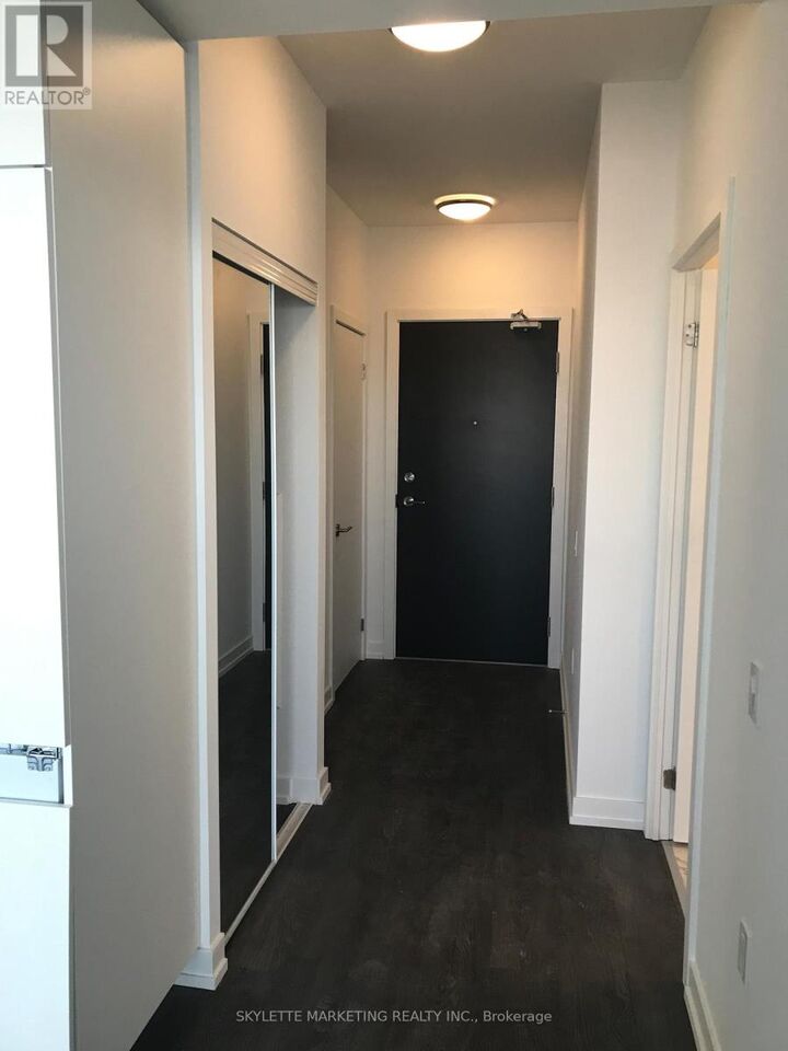 Property Photo:  8 Olympic Garden Drive S 2507  ON M2M 0B9 