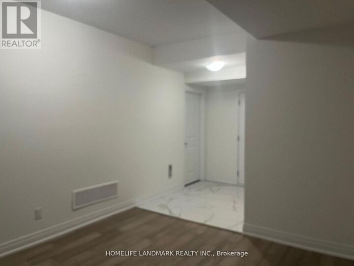 Property Photo:  84 Robert Eaton Avenue  ON L3S 3K5 