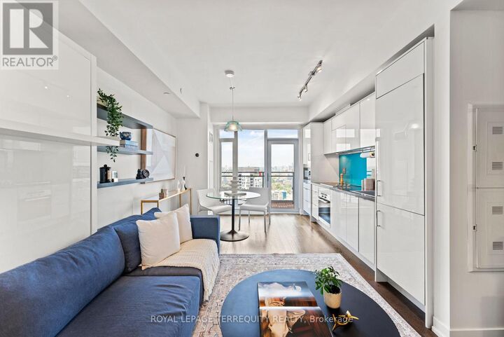 Property Photo: 21 Widmer Street 4203 ON M5V 0B8