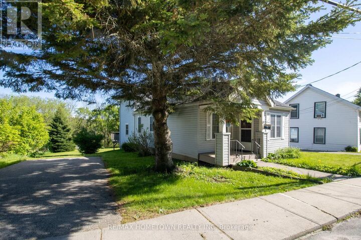 Property Photo:  17 Main Street East  ON K0E 1M0 