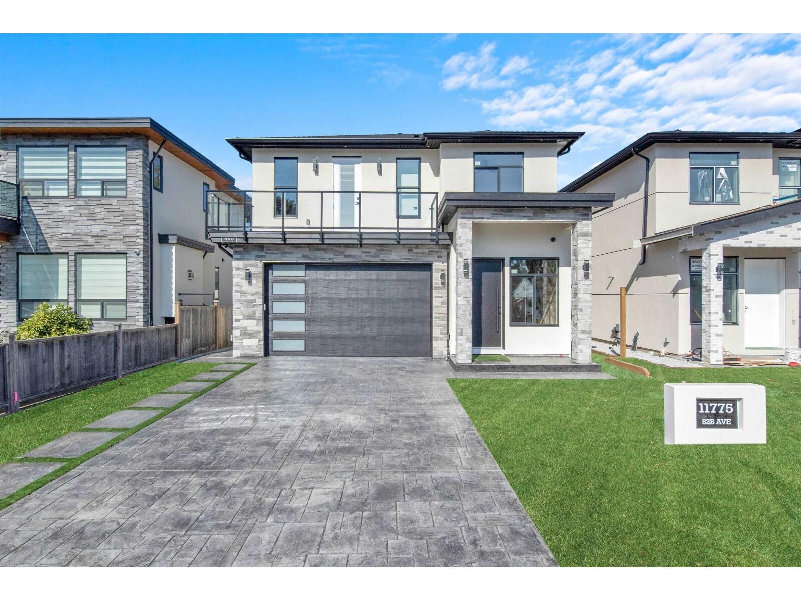 Photo de la propriété:  11775 82B Avenue  BC V4C 2E8 
