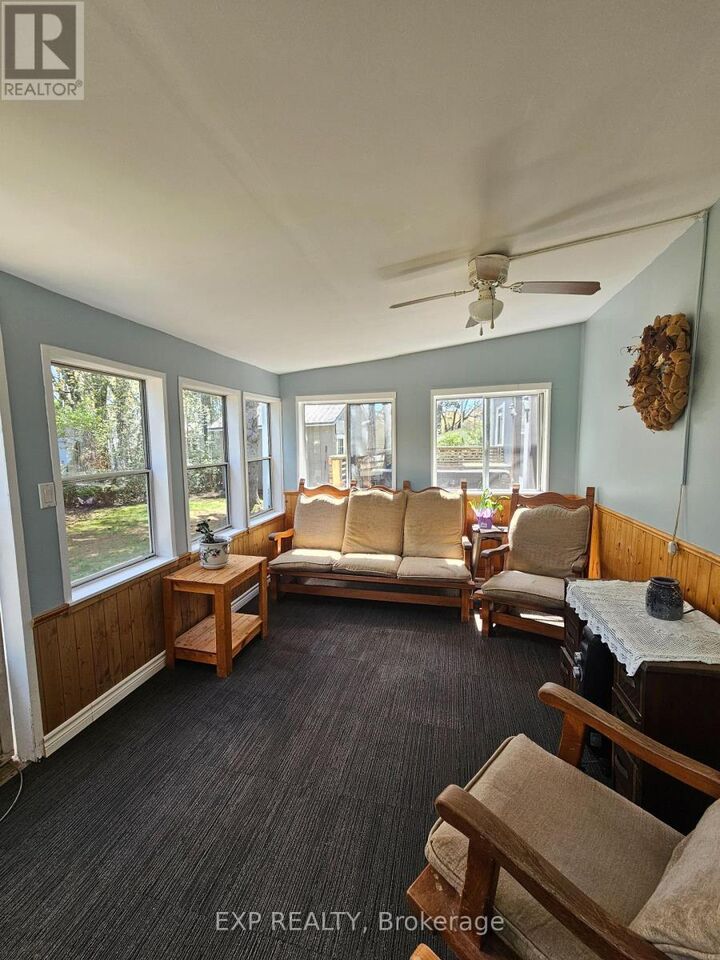 Property Photo: 108 Hutt Road ON K6V 5T2