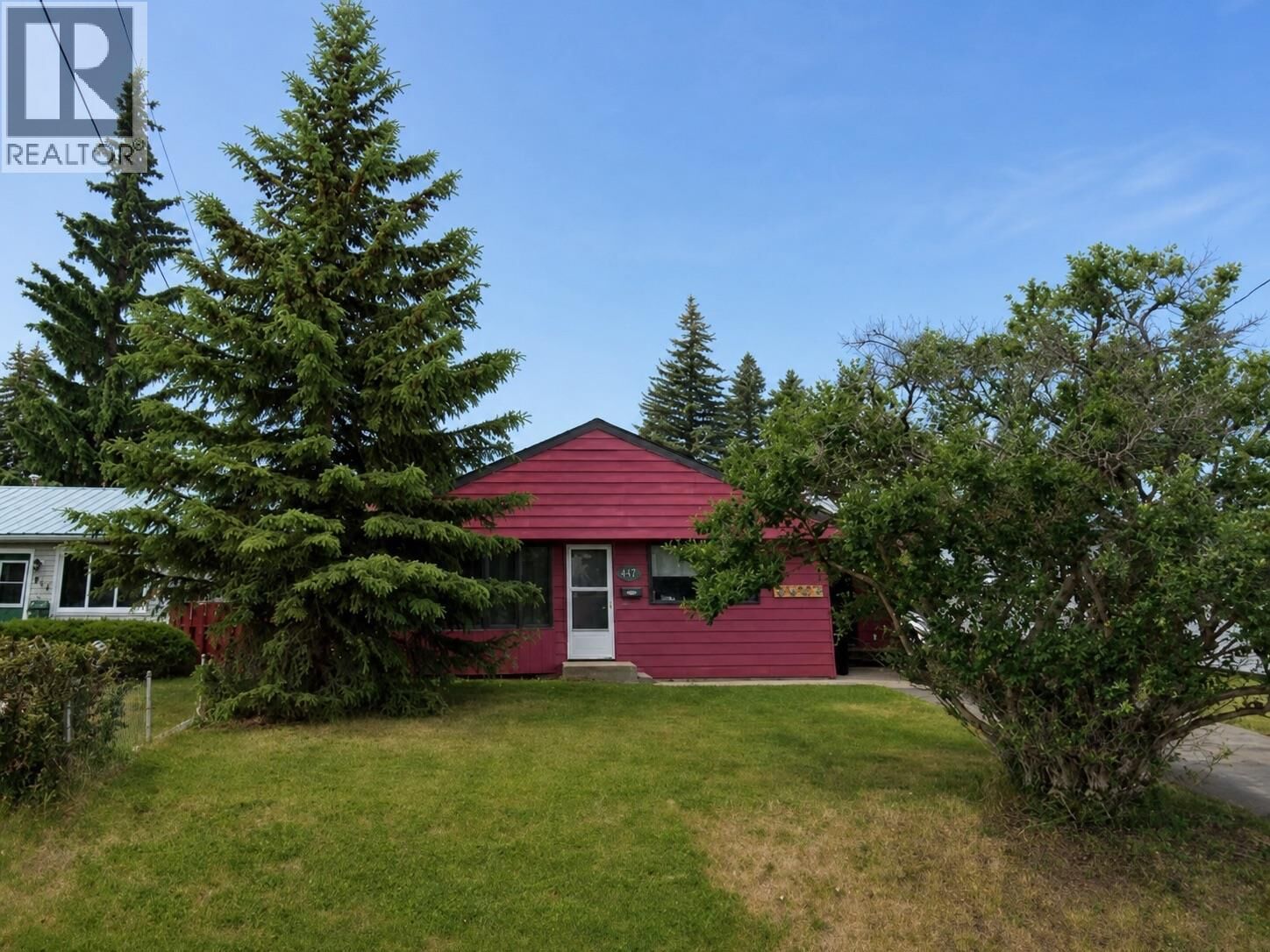 Property Photo:  413 12th  S Avenue  BC V1C 2M7 