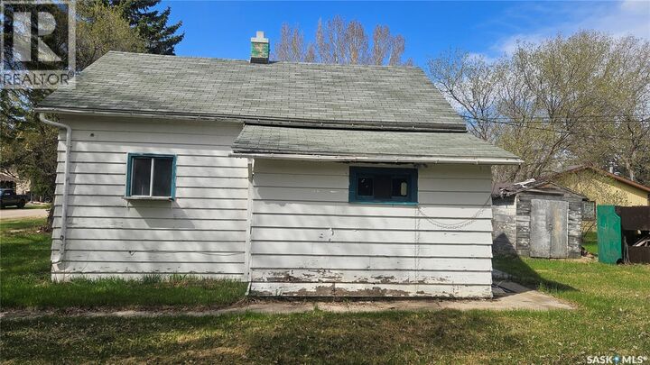 Property Photo:  612-614 3rd Avenue  SK S0K 1B0 