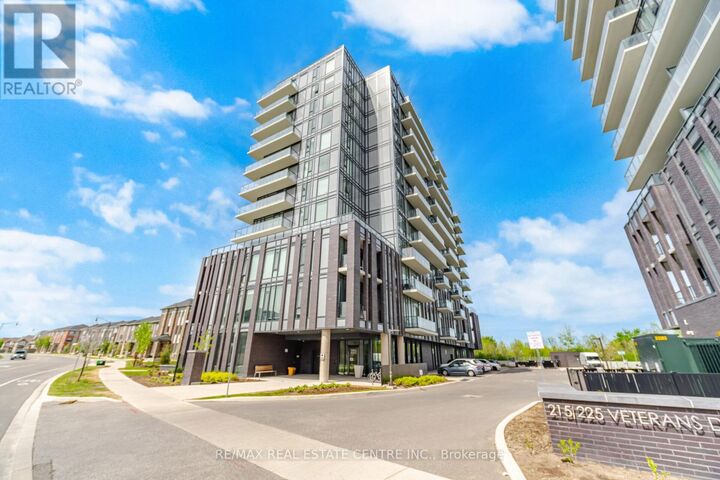 Property Photo:  225 Veterans Drive 607  ON L7A 5L7 