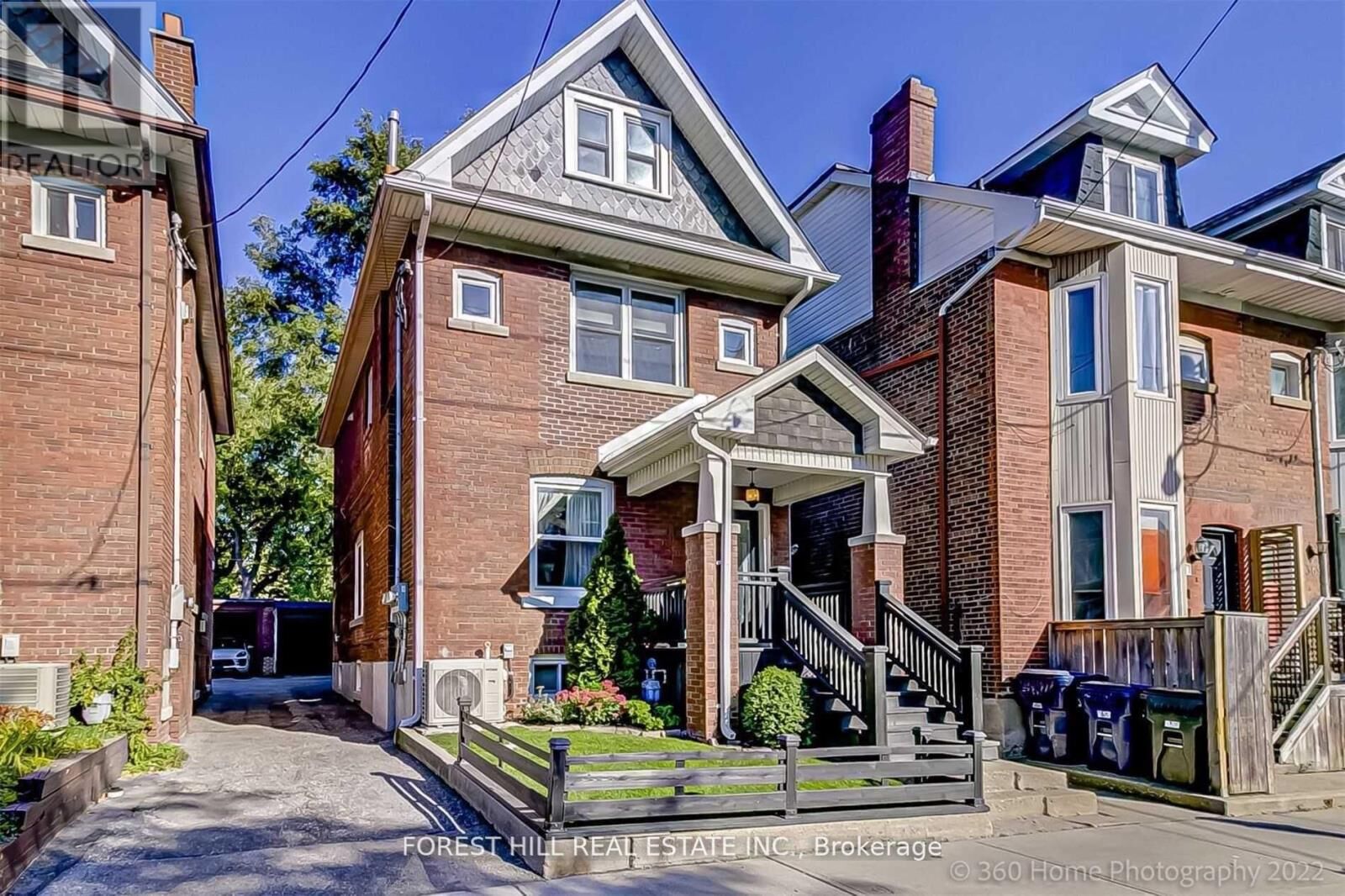 Property Photo: 373 Woodbine Avenue Upper ON M4L 3P7