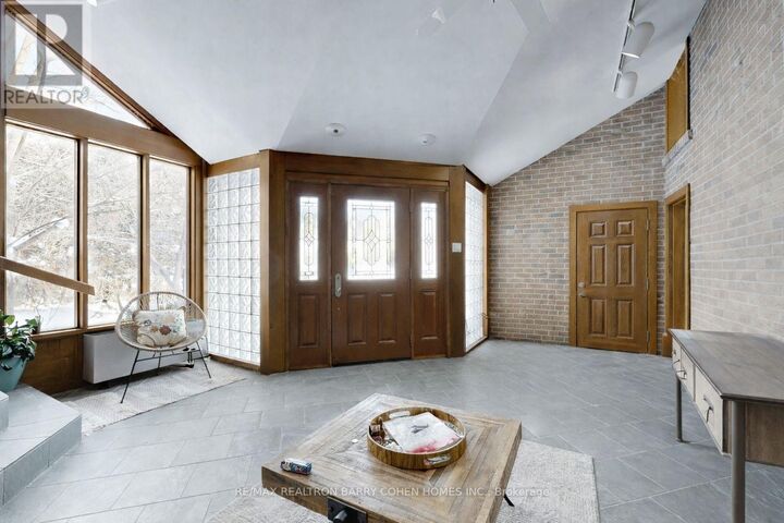 Property Photo:  195 Rumble Avenue  ON L4C 4G5 