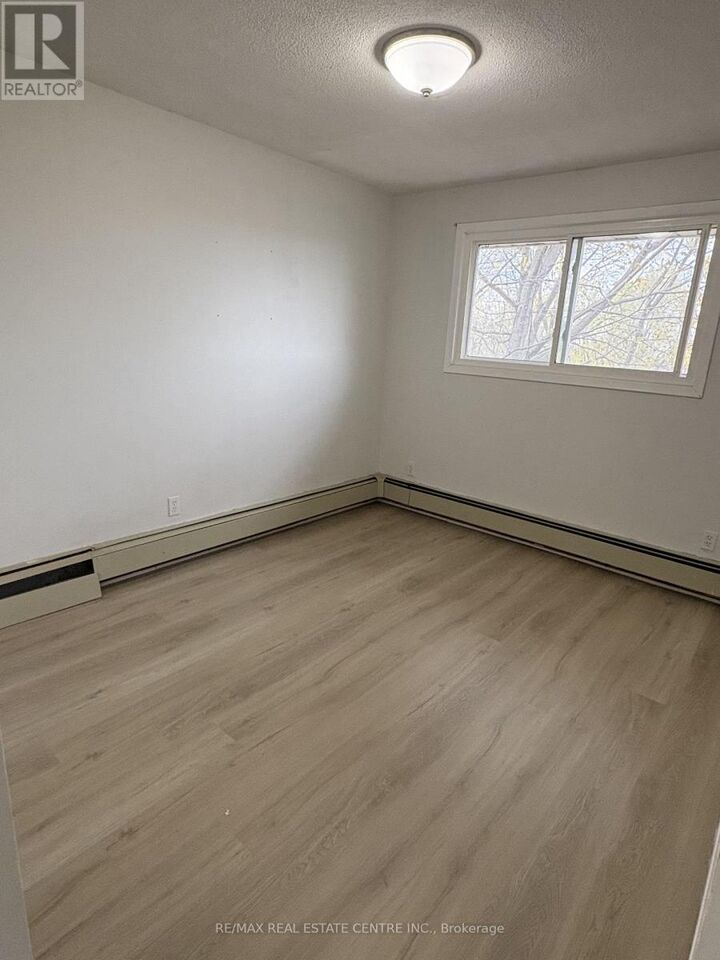 Property Photo:  103 Sixth Street 1  ON L4R 3X3 