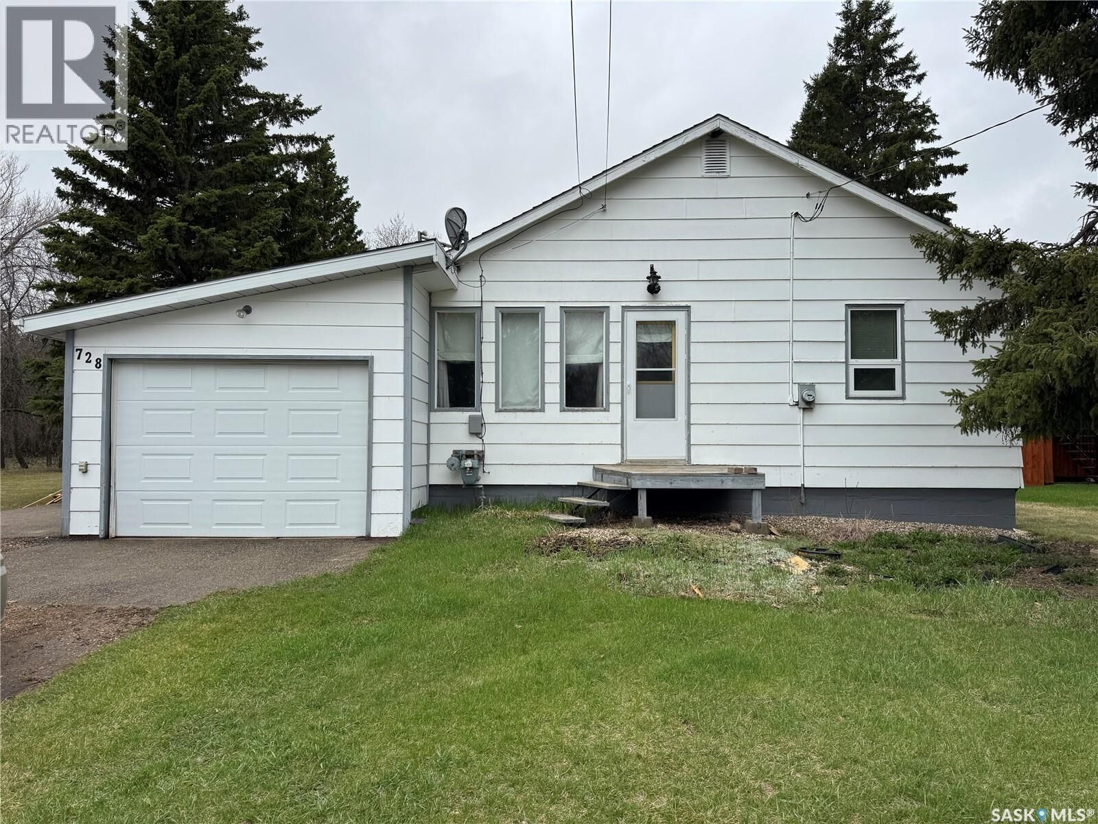 Property Photo:  728 McIntosh Street  SK S0A 1A0 