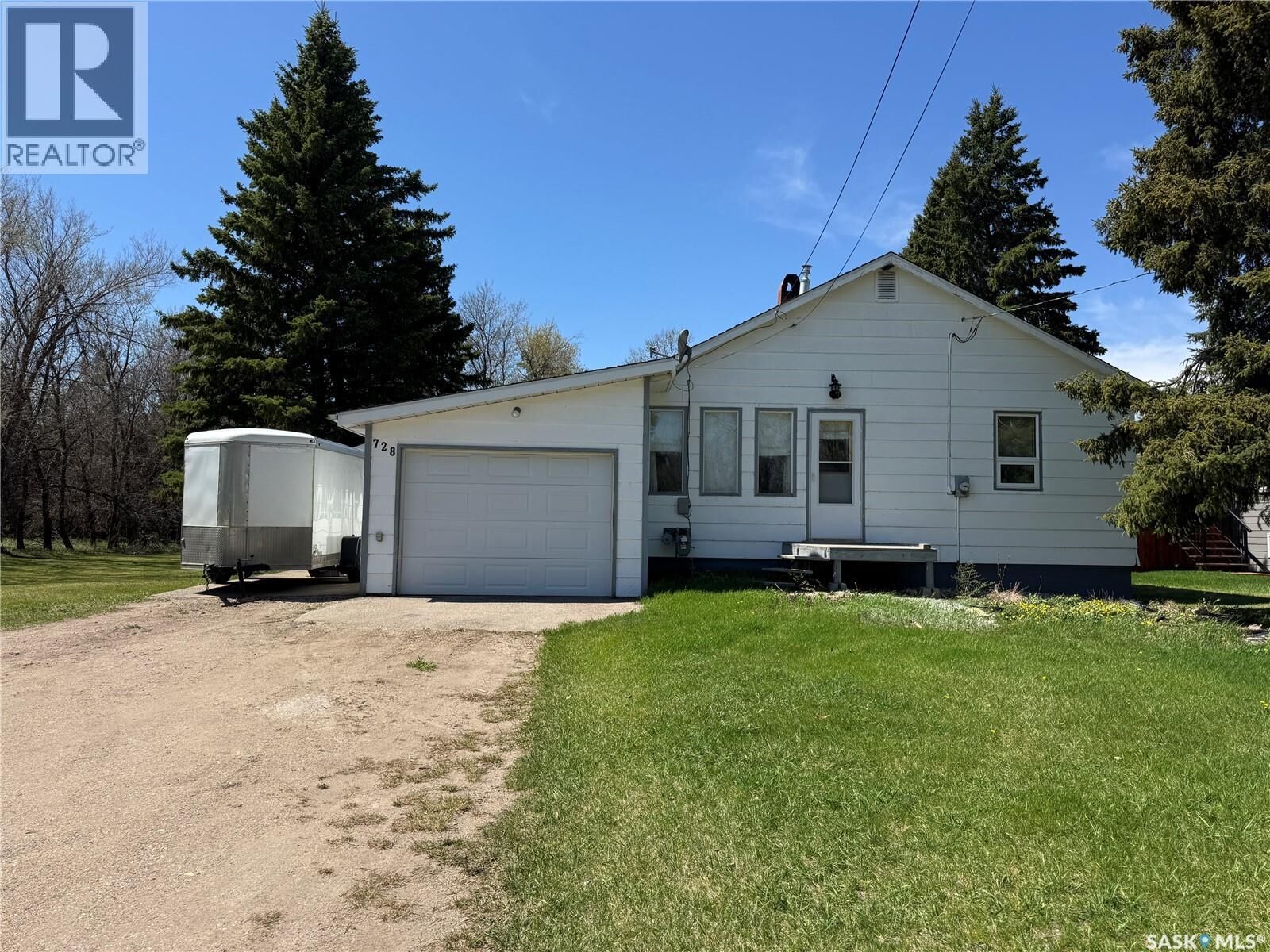 Property Photo:  728 McIntosh Street  SK S0A 1A0 