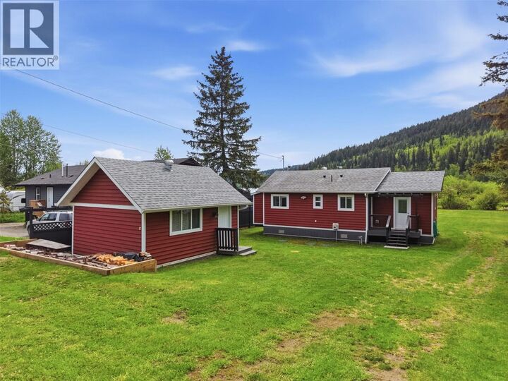 Property Photo:  3020 McCreight Road  BC V0E 3E1 