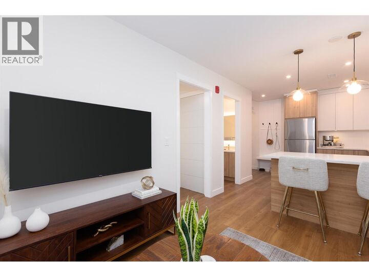 Property Photo: 1281 Pridham Avenue 103 BC V1Y 6B3
