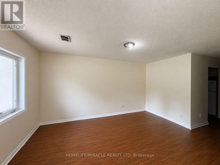 Property Photo: 565 Kennedy Road 8 ON M1K 2B2