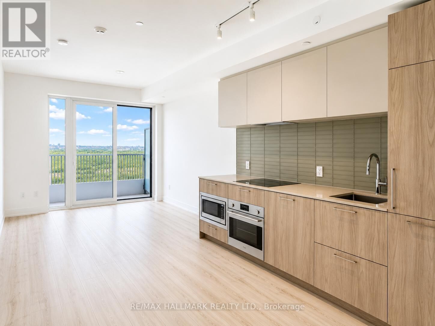 Property Photo: 36 Olive Avenue 2808 ON M2N 4P9