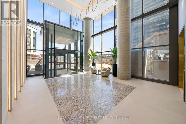 Property Photo:  7890 Jane Street 5109  ON L4K 0K9 