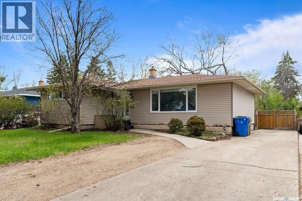 Property Photo: 72 Cardinal Crescent SK S4S 4Y5