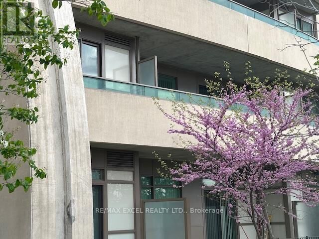 Property Photo:  75 Norman Bethune Avenue 220  ON L4B 0B6 