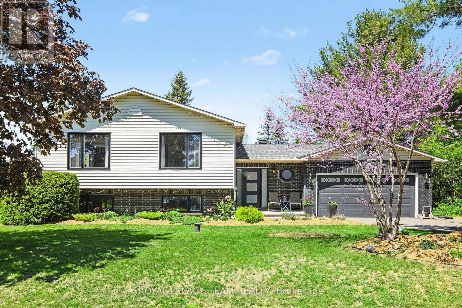 Property Photo: 3229 Wild Cherry Drive ON K0A 2W0