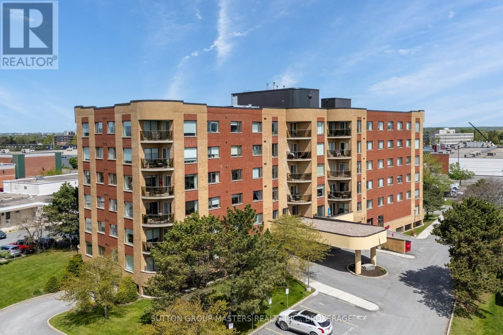 Property Photo: 130 Wright Crescent 204 ON K7L 5R1