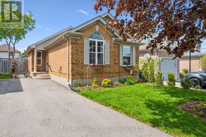 Property Photo:  82 Starview Crescent  ON N1E 7A1 